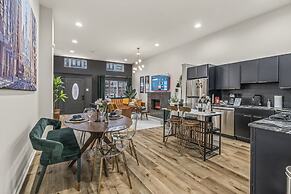 Charming Historic Gem Heart of Philly 2B