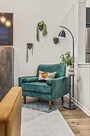 Charming Historic Gem Heart of Philly 2B