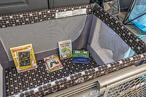 Charming Historic Gem Heart of Philly 2B