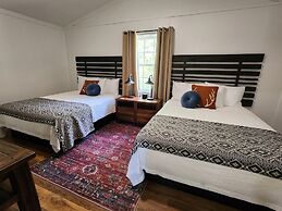 The Lakehouse Inn at Sledd Creek