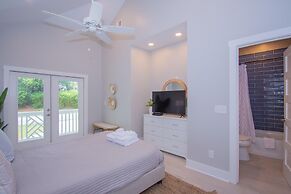 Charming 2 Bed 2 Bath Home Near Ocean Creek Golf Course