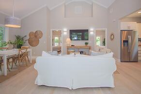 Charming 2 Bed 2 Bath Home Near Ocean Creek Golf Course