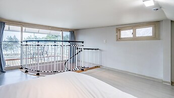 Boeryeong Rainbow Oceanview Pension