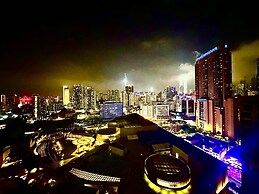 Lucentia Residence by Moonlight Park