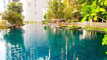 Lucentia Residence by Moonlight Park