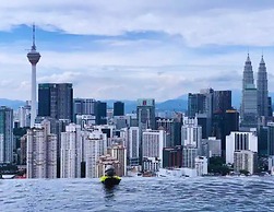 Lucentia Residence by Moonlight Park