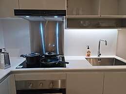 Lucentia Residence by Moonlight Park