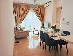 Lucentia Residence by Moonlight Park