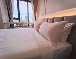 Lucentia Residence by Moonlight Park