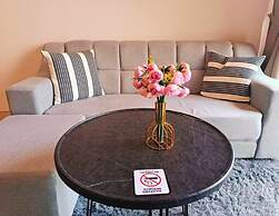 Lucentia Residence by Moonlight Park