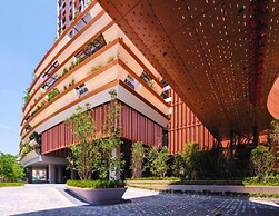 Lucentia Residence by Moonlight Park