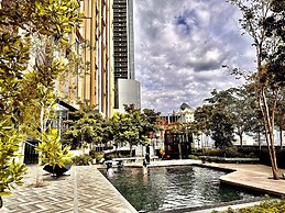 Lucentia Residence by Moonlight Park