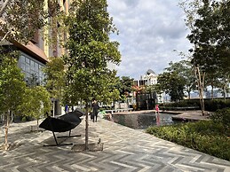 Lucentia Residence by Moonlight Park