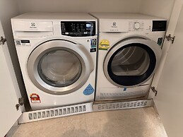 Lucentia Residence by Moonlight Park