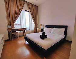 Lucentia Residence by Moonlight Park