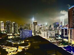 Lucentia Residence by Moonlight Park