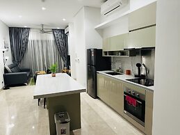 Lucentia Residence by Moonlight Park