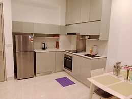 Lucentia Residence by Moonlight Park