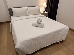 Lucentia Residence by Moonlight Park