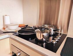 Lucentia Residence by Moonlight Park