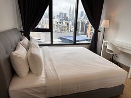 Lucentia Residence by Moonlight Park