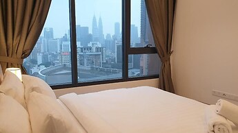 Lucentia Residence by Moonlight Park