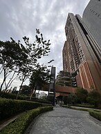 Lucentia Residence by Moonlight Park