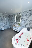 Royal Duong Noi Hotel