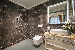 Royal Duong Noi Hotel