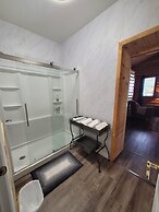 Grandote Lodge