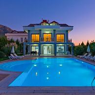 Orka Crystal Villa in Oludeniz