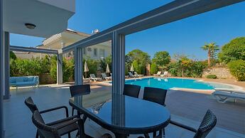 Orka Crystal Villa in Oludeniz