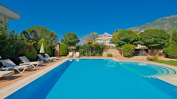 Orka Crystal Villa in Oludeniz