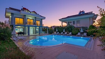 Orka Crystal Villa in Oludeniz