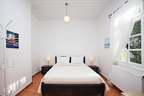 Cherry Cottage in Skopelos