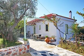 Cherry Cottage in Skopelos