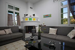 Cherry Cottage in Skopelos