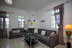 Cherry Cottage in Skopelos