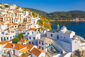 Cherry Cottage in Skopelos