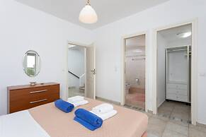 Hermione Villa in Gennadi