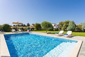 Hermione Villa in Gennadi