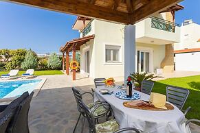 Hermione Villa in Gennadi