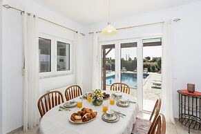 Hermione Villa in Gennadi