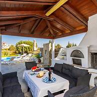 Amphitrite Villa in Gennadi