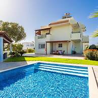 Amphitrite Villa in Gennadi