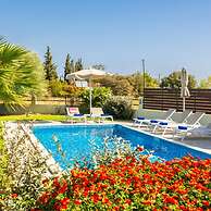 Amphitrite Villa in Gennadi