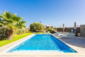 Amphitrite Villa in Gennadi