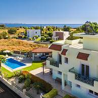 Amphitrite Villa in Gennadi