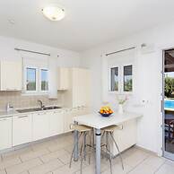 Amphitrite Villa in Gennadi