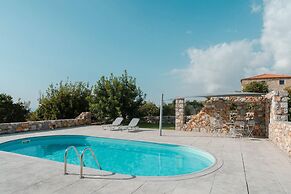 Villa Dioni Tria in Ditiki Mani